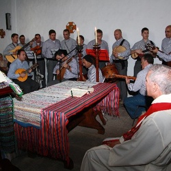 Misa cantada por Los Chácaras